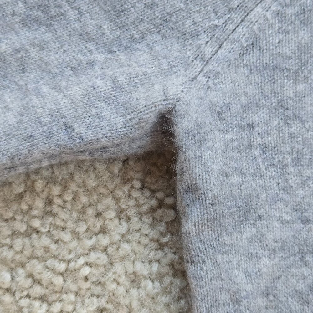 NWOT Philosophy Cashmere Sweater Grey With Lavender Stars Purple - Picture 7 of 9